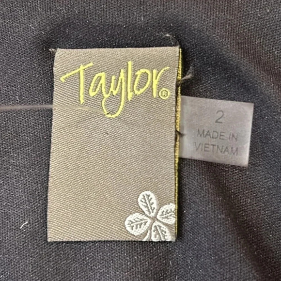 Taylor Animal-Print Smocked-Chiffon A-Line Dress Size 2 - Picture 8 of 10